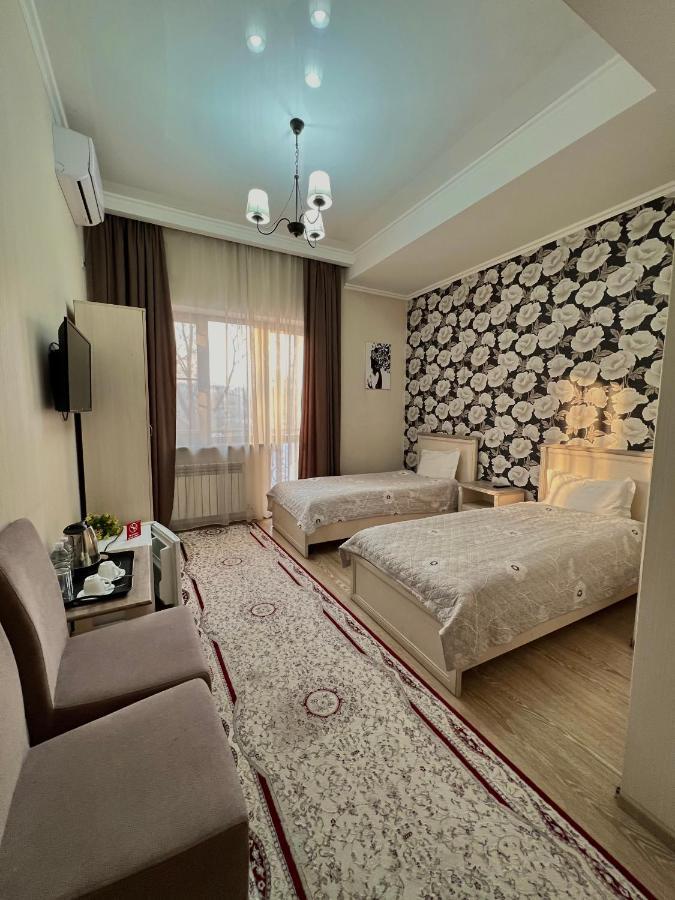 Bastau Hotel Almaty Esterno foto