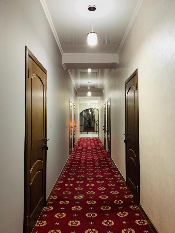 Bastau Hotel Almaty Esterno foto